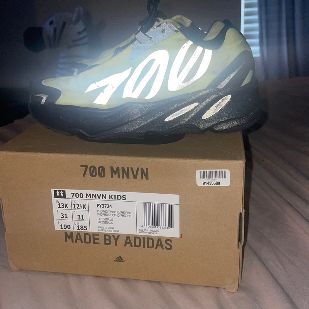 13 size yezzy 700 kids
